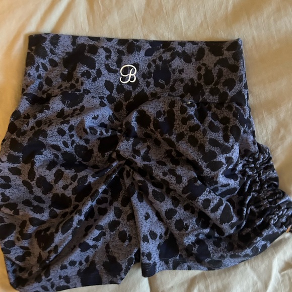 Bombshell toggle shorts - Picture 2 of 2